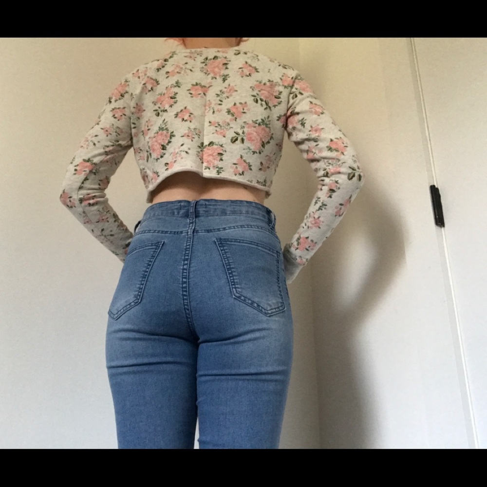 Forever 21 Floral “Love” Sweatshirt Style Crop Top - Picture 3 of 8